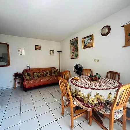 : T2 Avec Loggia, Piscine Et Parking Prive - Fr-1-309-499 *